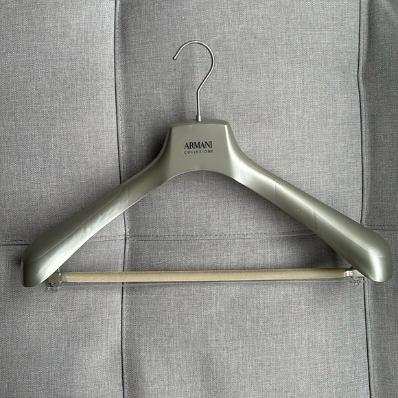 Armani Collezioni Cost/Suits hanger - Picture 1 of 5